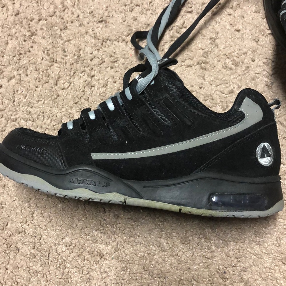Sneaker - Picture 5 of 8